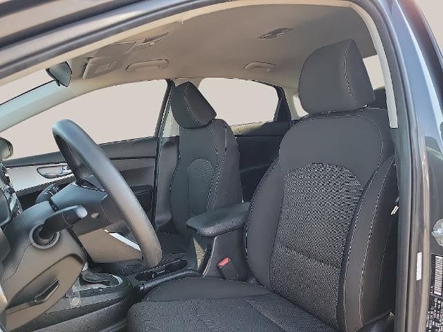 2024 Kia Forte LXS IVT