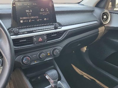 2024 Kia Forte LXS IVT