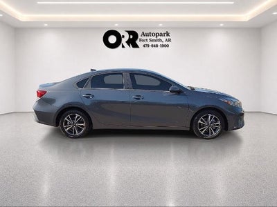 2024 Kia Forte LXS IVT