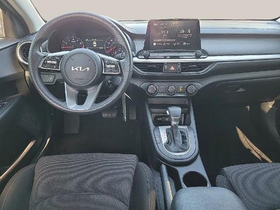2024 Kia Forte LXS IVT