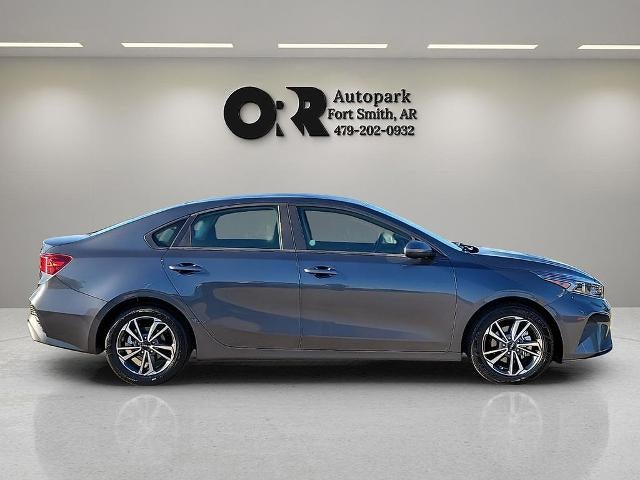 2024 Kia Forte LXS IVT