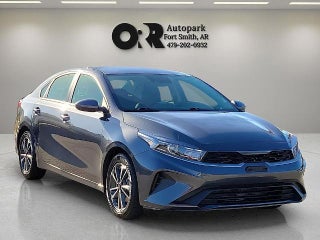 2024 Kia Forte LXS IVT