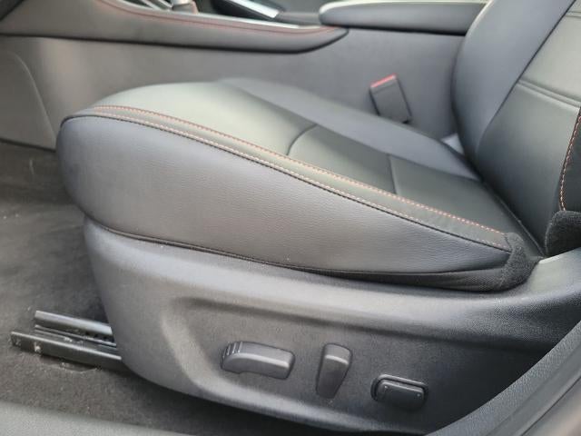 2025 Nissan Sentra SR CVT