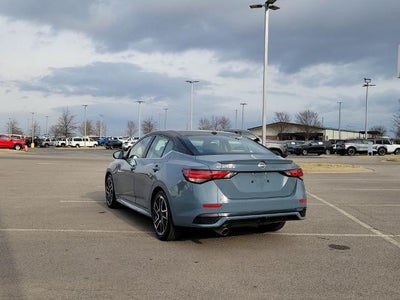 2025 Nissan Sentra SR CVT