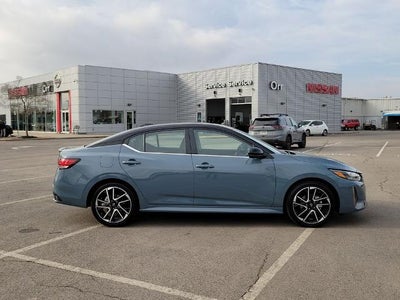 2025 Nissan Sentra SR CVT