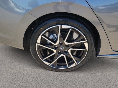 2025 Nissan Sentra SR CVT