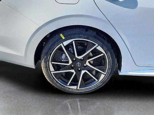 2025 Nissan Sentra SR CVT