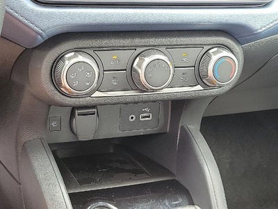 2025 Nissan Versa SV CVT