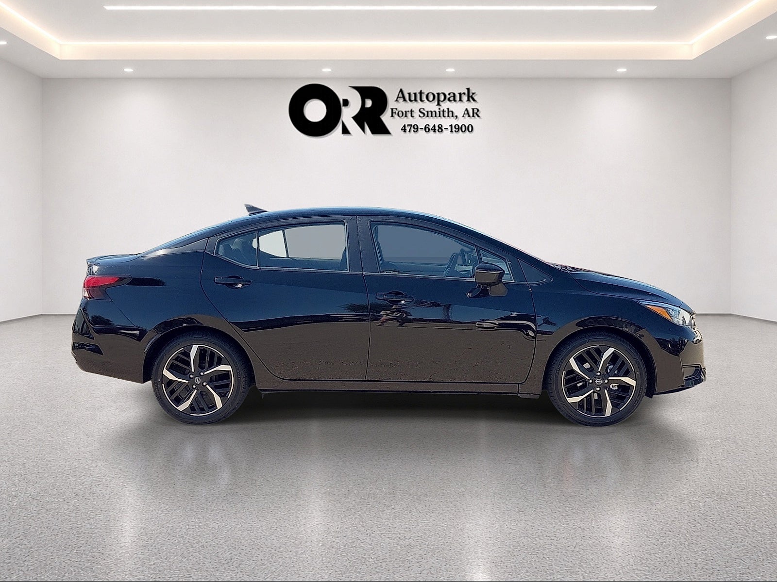 2024 Nissan Versa SR CVT