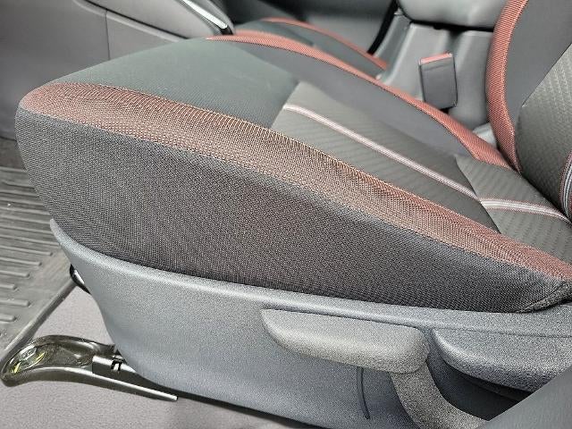 2025 Nissan Versa SR CVT