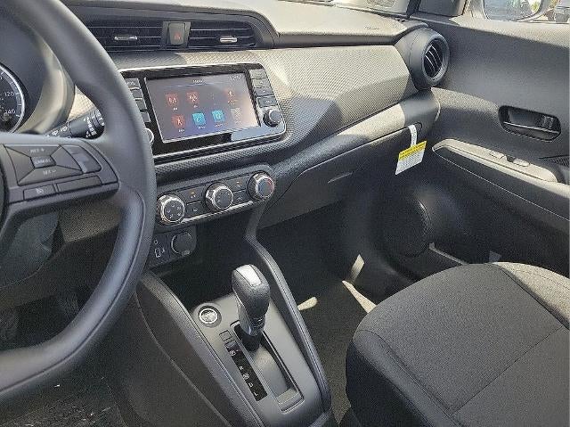 2025 Nissan Kicks Play S FWD