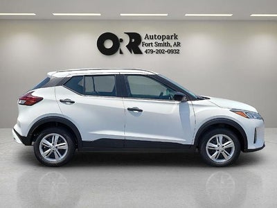 2025 Nissan Kicks Play S FWD