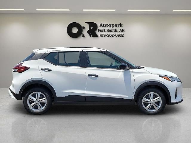 2025 Nissan Kicks Play S FWD
