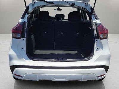 2025 Nissan Kicks Play S FWD