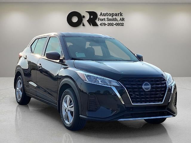 2025 Nissan Kicks Play S FWD