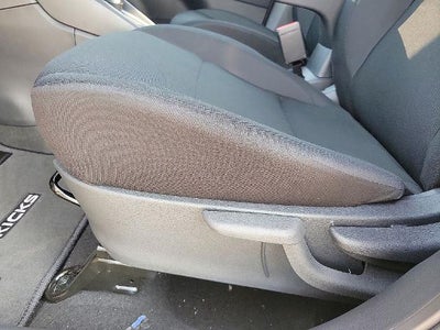 2025 Nissan Kicks Play S FWD