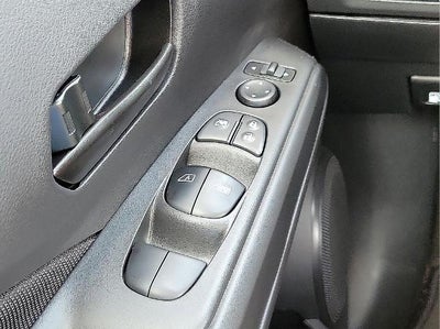 2025 Nissan Kicks Play S FWD