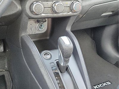 2025 Nissan Kicks Play S FWD