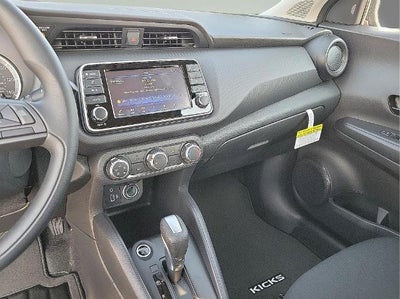 2025 Nissan Kicks Play S FWD