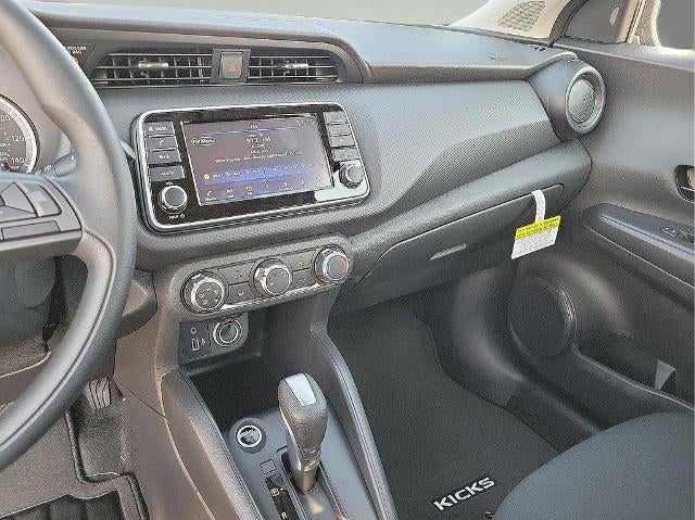 2025 Nissan Kicks Play S FWD