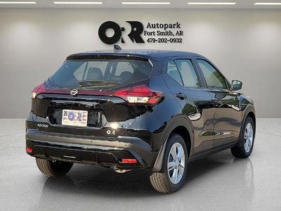 2025 Nissan Kicks Play S FWD