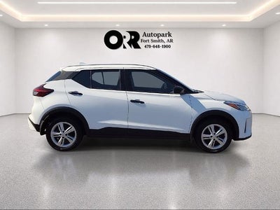 2025 Nissan Kicks Play S FWD
