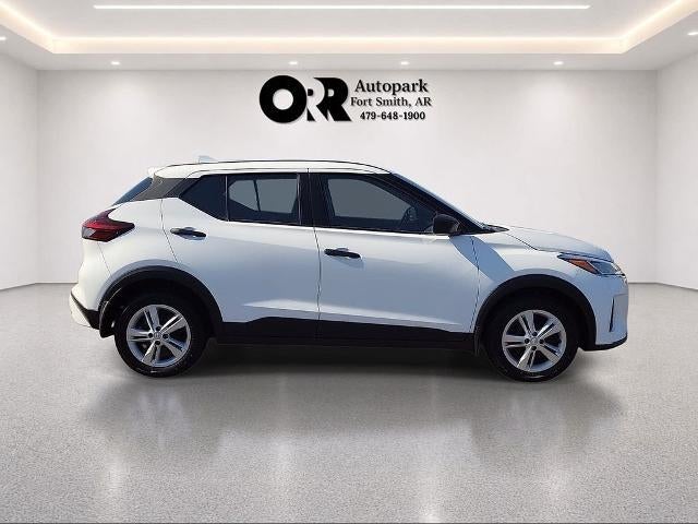 2025 Nissan Kicks Play S FWD