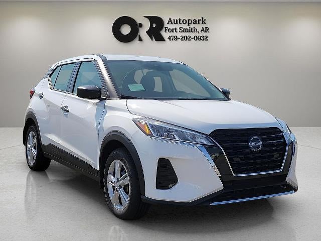 2025 Nissan Kicks Play S FWD