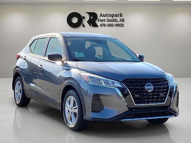 2025 Nissan Kicks Play S FWD