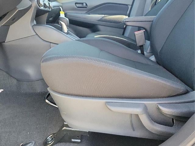 2025 Nissan Kicks Play S FWD