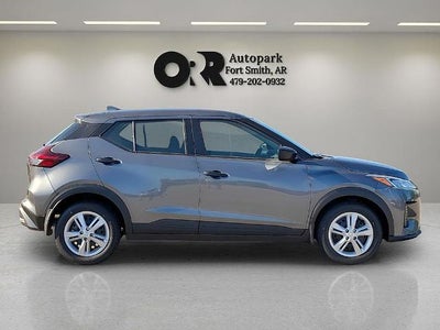 2025 Nissan Kicks Play S FWD