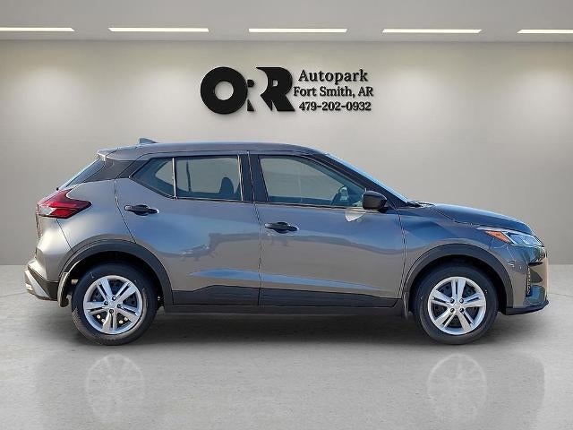 2025 Nissan Kicks Play S FWD