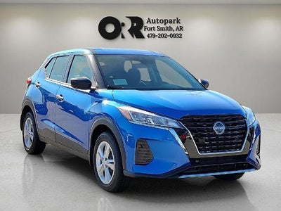 2025 Nissan Kicks Play S FWD