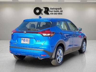 2025 Nissan Kicks Play S FWD