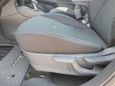 2025 Nissan Kicks Play S FWD