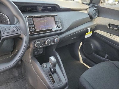 2025 Nissan Kicks Play S FWD