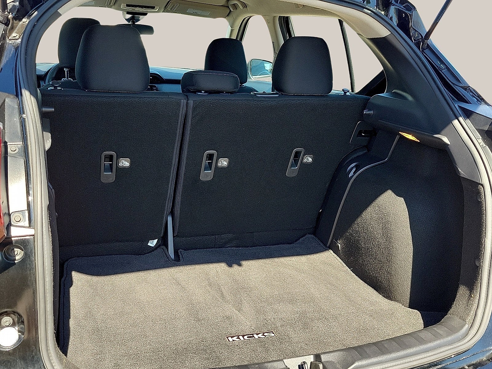 2023 Nissan Kicks SV FWD