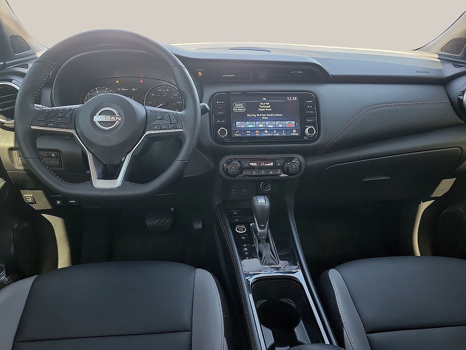 2024 Nissan Kicks SR FWD