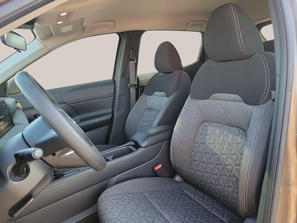 2025 Nissan Kicks SV FWD