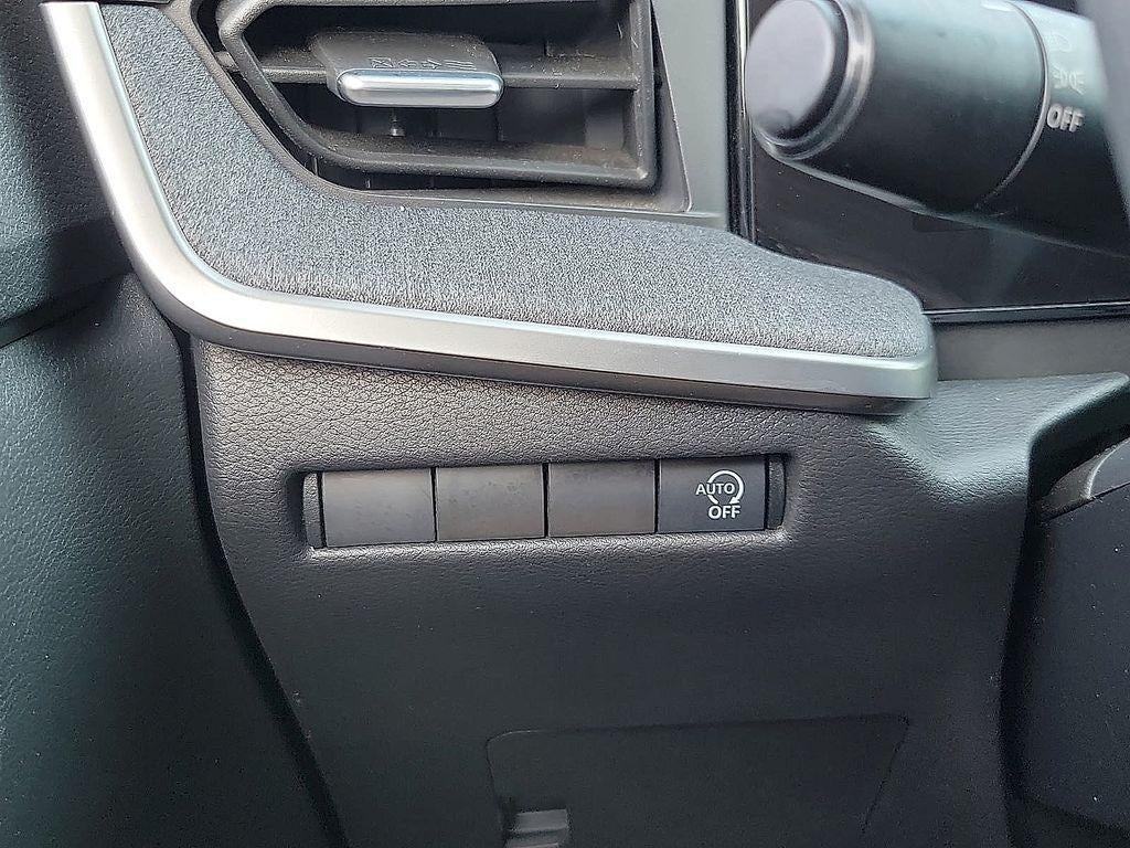 2025 Nissan Kicks SV FWD