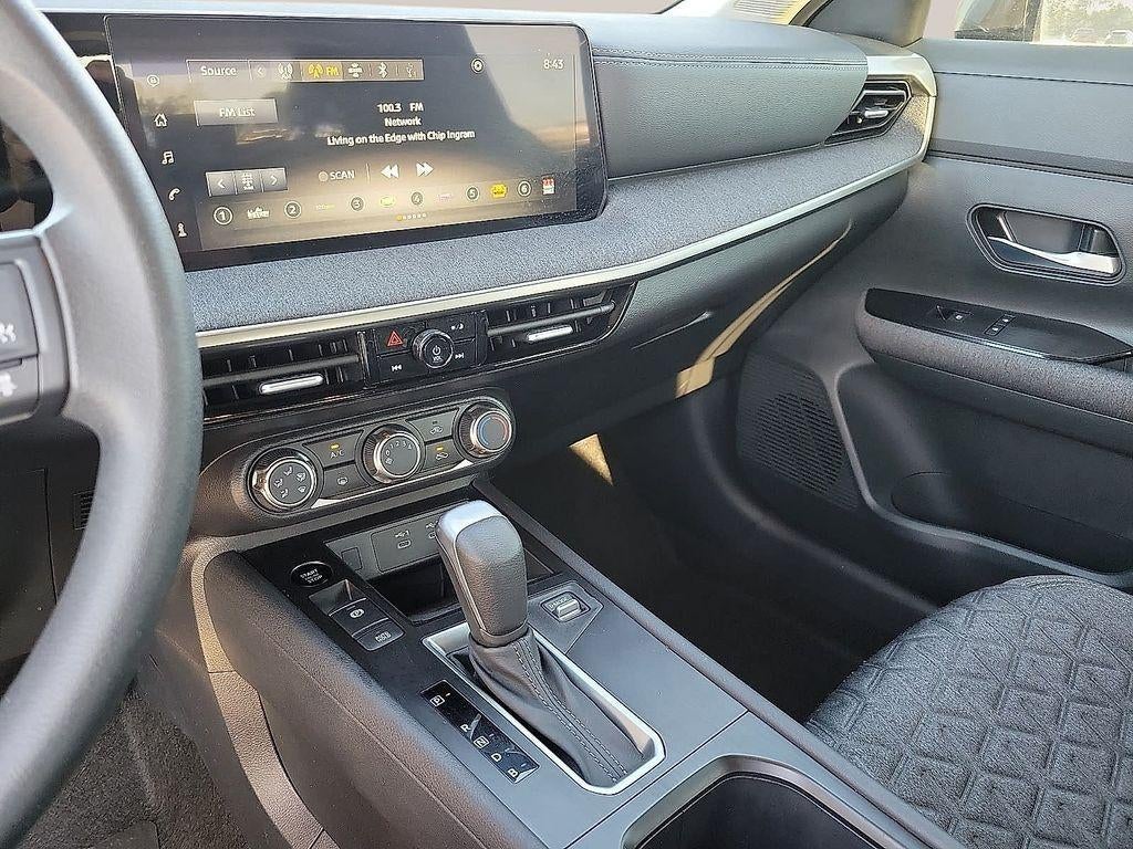 2025 Nissan Kicks SV FWD