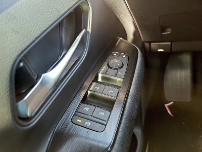 2027 Nissan Kicks SV AWD