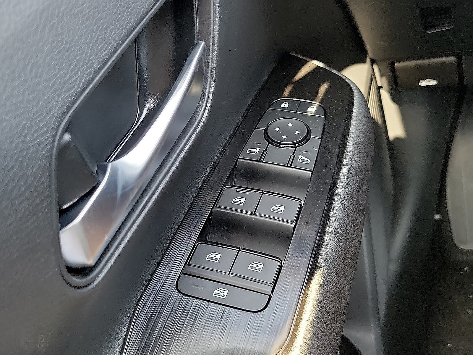 2027 Nissan Kicks SV FWD