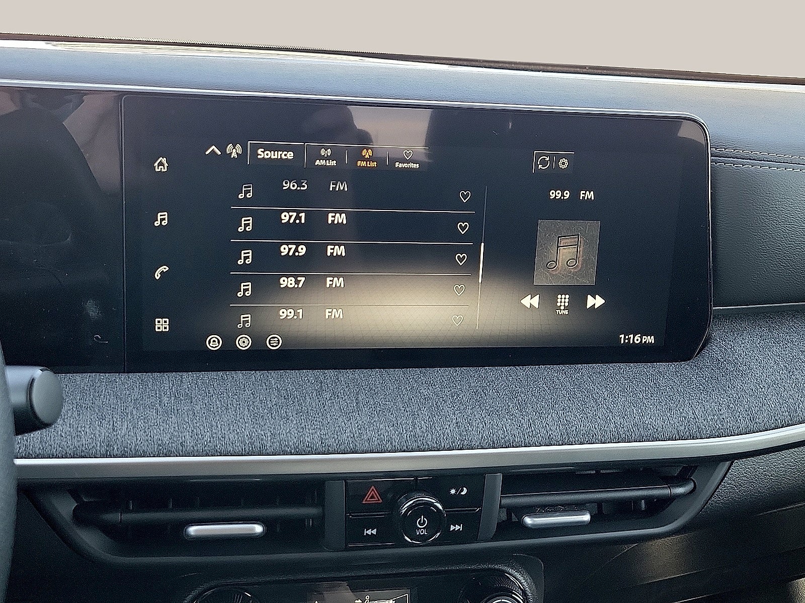 2027 Nissan Kicks SV FWD