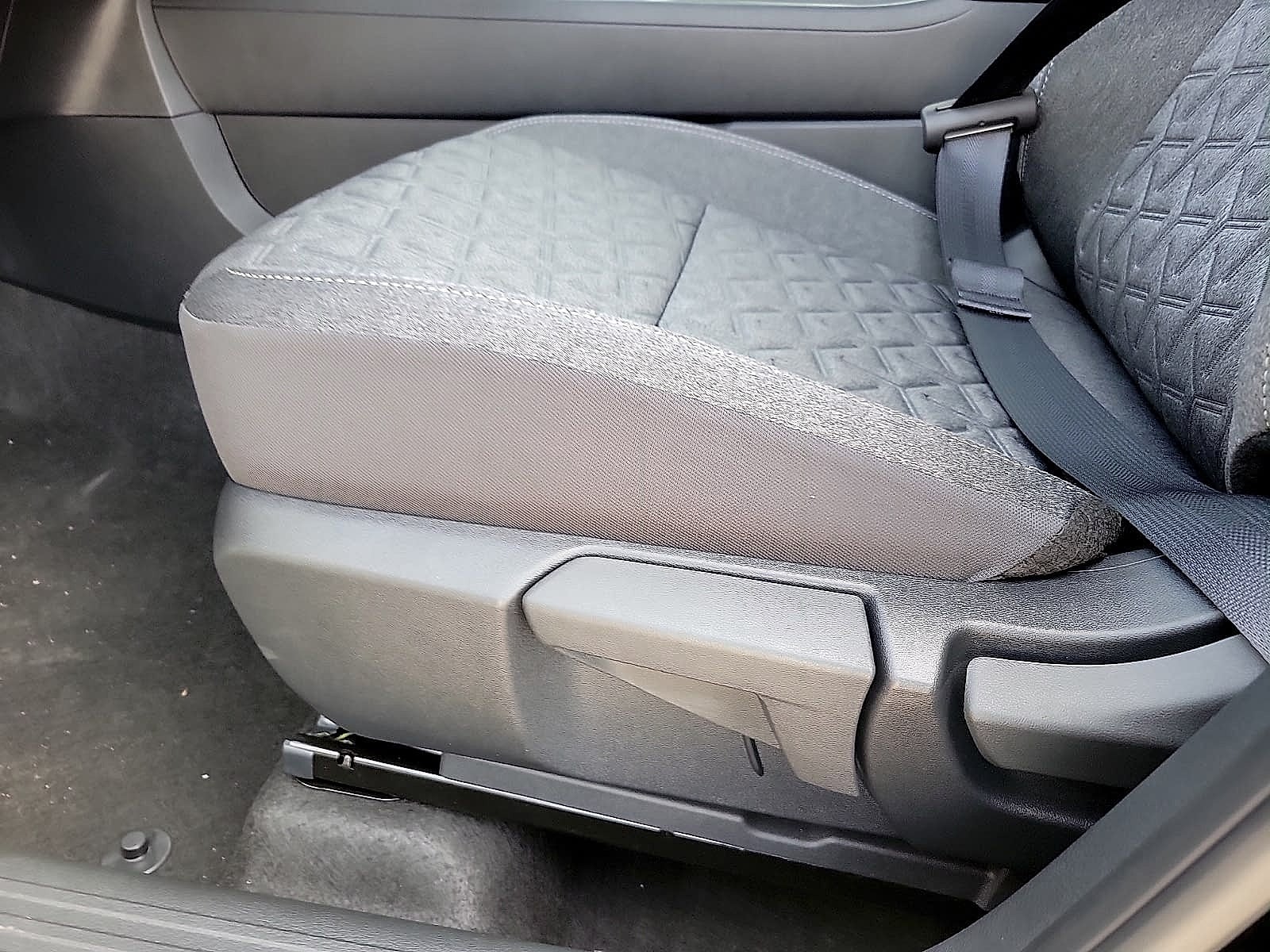 2027 Nissan Kicks SV FWD