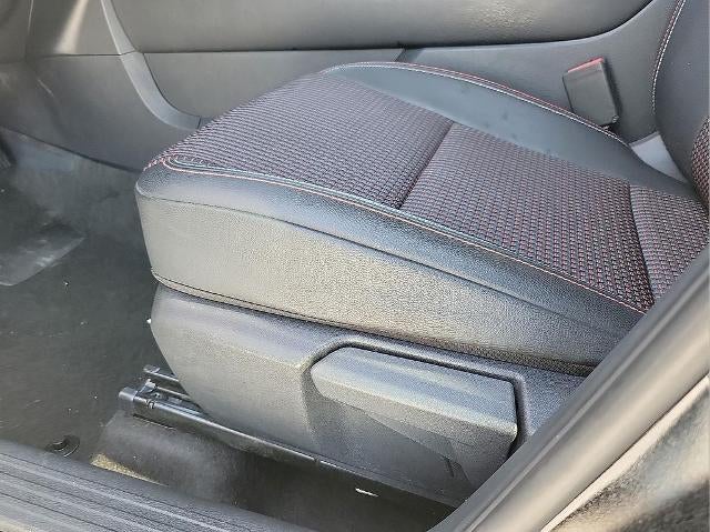 2025 Nissan Kicks SR FWD