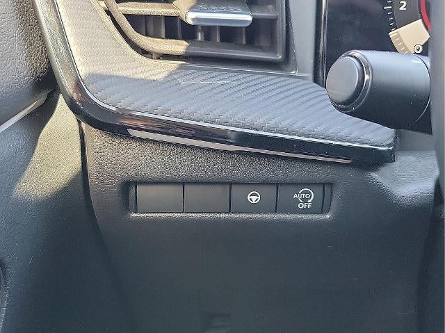 2025 Nissan Kicks SR FWD