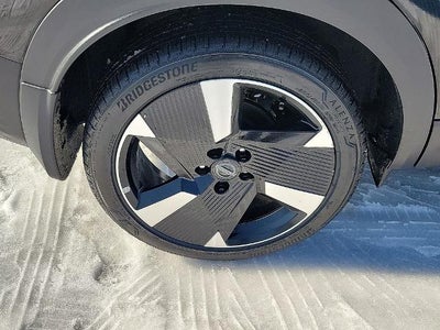 2025 Nissan Kicks SR FWD