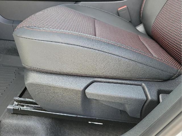 2025 Nissan Kicks SR FWD