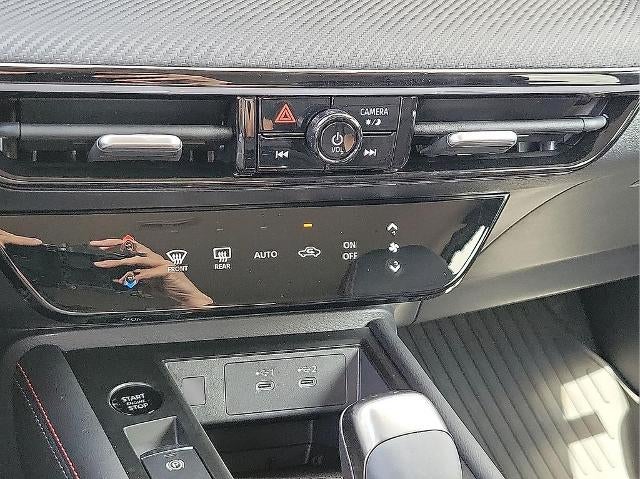 2025 Nissan Kicks SR FWD